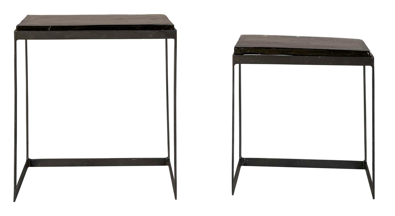 NESTING TABLES