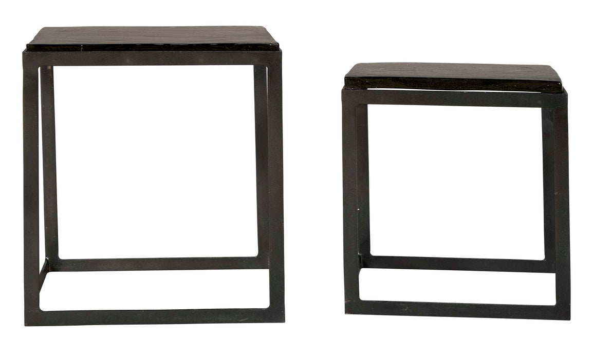 NESTING TABLES