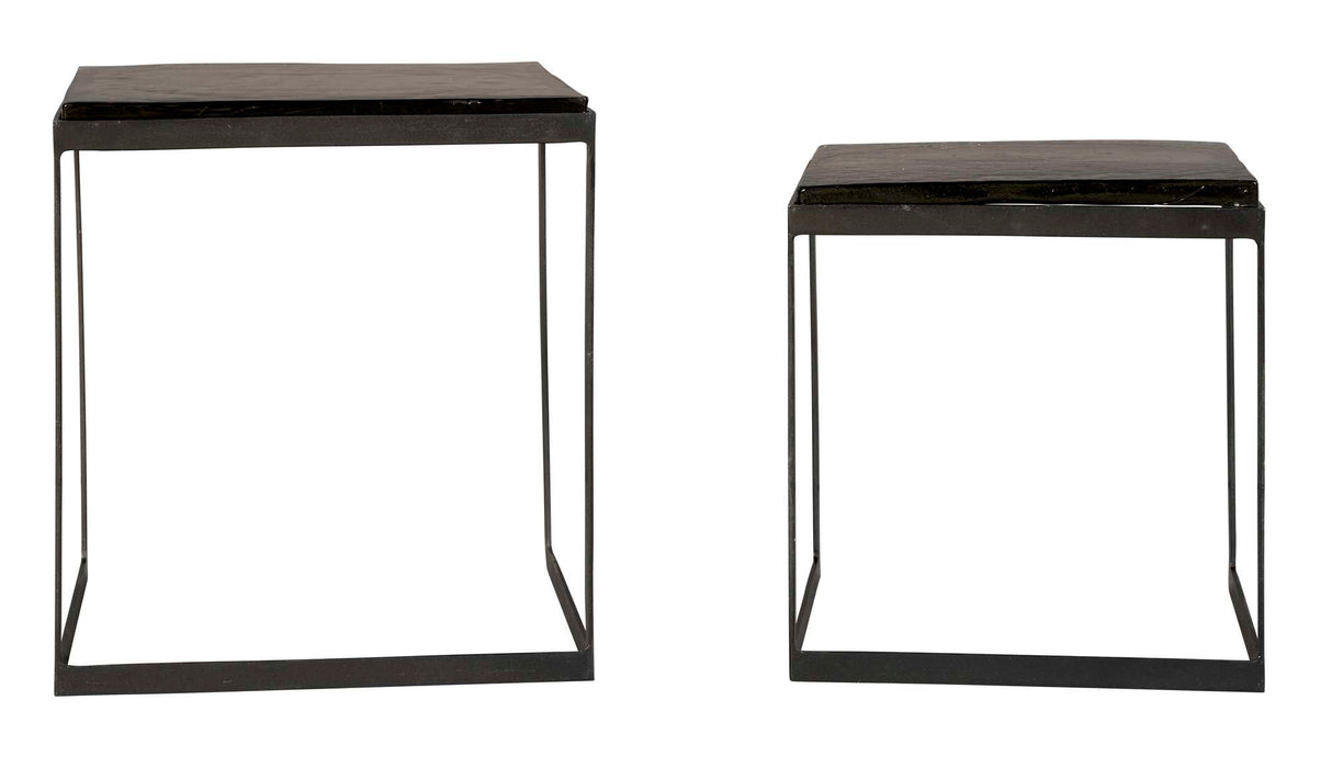 NESTING TABLES